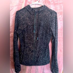 Lululemon zip up hoodie, women’s size 8